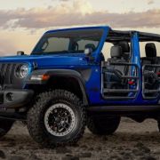 Jeep loaded this Wrangler with all kinds of off-road parts image