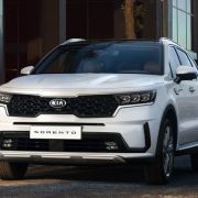 Here are the engine options for the 2021 Kia Sorento image