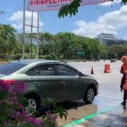 Netizens poke fun at QC de-tabo "disinfecting" station image