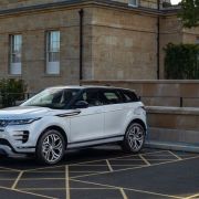 New Jaguar Land Rover plug-in hybrid can do 71.4 km per liter image