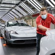 Porsche restarting sports car production on May 4 image