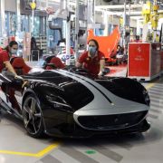 Ferrari restarts sports car production in Italy image