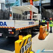 MMDA to add reflectors on EDSA bus lane barriers image