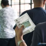 LTO suspends expiry of driver's licenses under MECQ or ECQ image