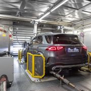 Daimler settling with US gov't over diesel emissions, could pay USD 1.5B fine image