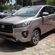 Did this Toyota dealer accidentally leave a 2021 Innova outside? image
