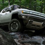 GMC resurrects the Hummer as a 1,000 HP EV supertruck image