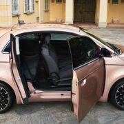 Fiat 500 Electric gets a tiny door for the backseat image