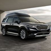Kia Carnival Hi-Limousine wants to take on the Toyota Alphard image