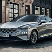 All-new Kia K8 proves that full-size luxury sedans still matter image