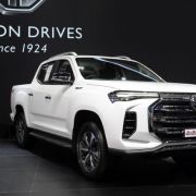 2021 MG Extender pick-up revealed with mother of all grilles image