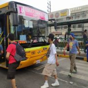 LTFRB makes commuting easier for frontliners, APORs image