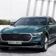 Kia wants to pick a fight with...Lexus? image