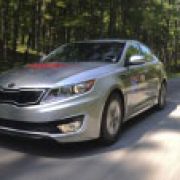 Kia Optima Hybrid sets new Guinness World Record image