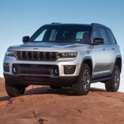 2022 Jeep Grand Cherokee can conquer any terrain image