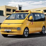 Hyundai turns Staria into a bright yellow schoolbus image