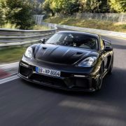 Porsche wants to slay supercars with 718 Cayman GT4 RS image