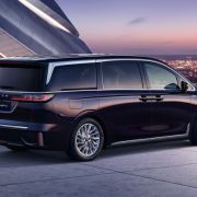 Voyah Dreamer wants to be the Cadillac of electric minivans image