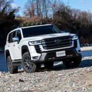 Less is more: JAOS modifies the Land Cruiser 300 image
