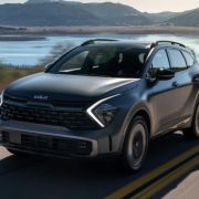 2023 Kia Sportage PHEV can travel 51 km on electric power image