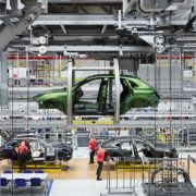 Porsche halts Macan, Panamera output due to UKR-RUS conflict image