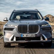 Do you like the face of the 2023 BMW X7? image