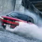 2023 Range Rover Sport can take on 40-degree slopes + water image