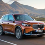 2023 BMW X1 revealed with mild-hybrid turbo-fours image