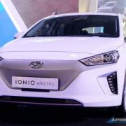 Hyundai will retire their Ioniq hybrids next month image