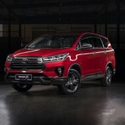 Toyota Innova-X for Malaysia gets wireless Apple CarPlay, Android Auto image