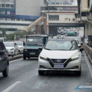 DOE plans to allow hybrids, EVs to use bus & bike lanes image