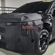 SPIED: 2024 Kia Carnival refresh to get EV9-inspired face? image