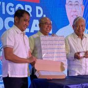 LOOK: LTO celebrates arrival of 5,000 plastic cards image