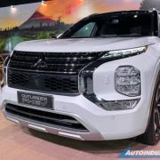 2024 Mitsubishi Outlander PHEV previewed for PH image