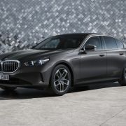 2024 BMW 530e PHEV has 299 PS, up to 100km EV range image