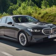 BMW unveils more powerful 5 Series 550e PHEV image
