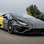 DIY Alignment: Lamborghini testing a trick device to slash lap times image