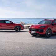 2025 Porsche Cayenne GTS revealed with 500 PS, sportier looks image