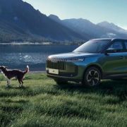 Jaecoo J5 makes global debut as brand&rsquo;s pet-friendly SUV image