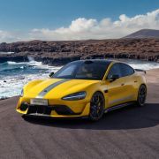 Xiaomi SU7 Ultra EV revealed with 1,548 HP; 0 - 100 km/h in 1.98 seconds image