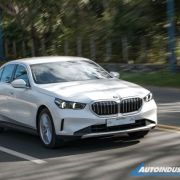 2025 BMW 5 Series 520i image