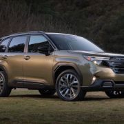 2025 Subaru Forester Hybrid has up to 935 km of range image