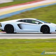 2013 Lamborghini Aventador to come with CDS and Start-Stop image