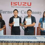 Isuzu PH donates PHP 300K to Alaminos mangrove rehab project image