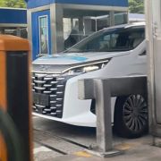 LOOK: Is BYD Cars PH already testing the eMAX 9 DM-i? image