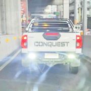 Driver with blinding tail lights suspended for 3 months image