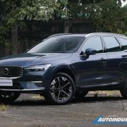 2025 Volvo XC60 T8 PHEV AWD image