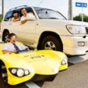 Japanese school builds lowest roadworthy car in the world image