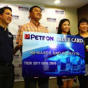 Petron Value Card recognizes 1-millionth holder image