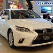 Lexus Manila opens satellite showroom at Robinson's Magnolia image